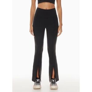 Aritzia TnAction TnaLIFE Split Hem Hi-Rise Long Flared Leggings Size Small